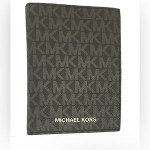Michael Kors Bi-Fold Wallet